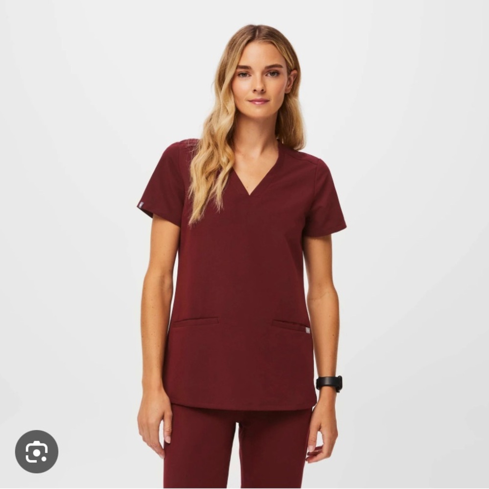 Figs Small Burgundy Casma Three-Pocket Scrub Top